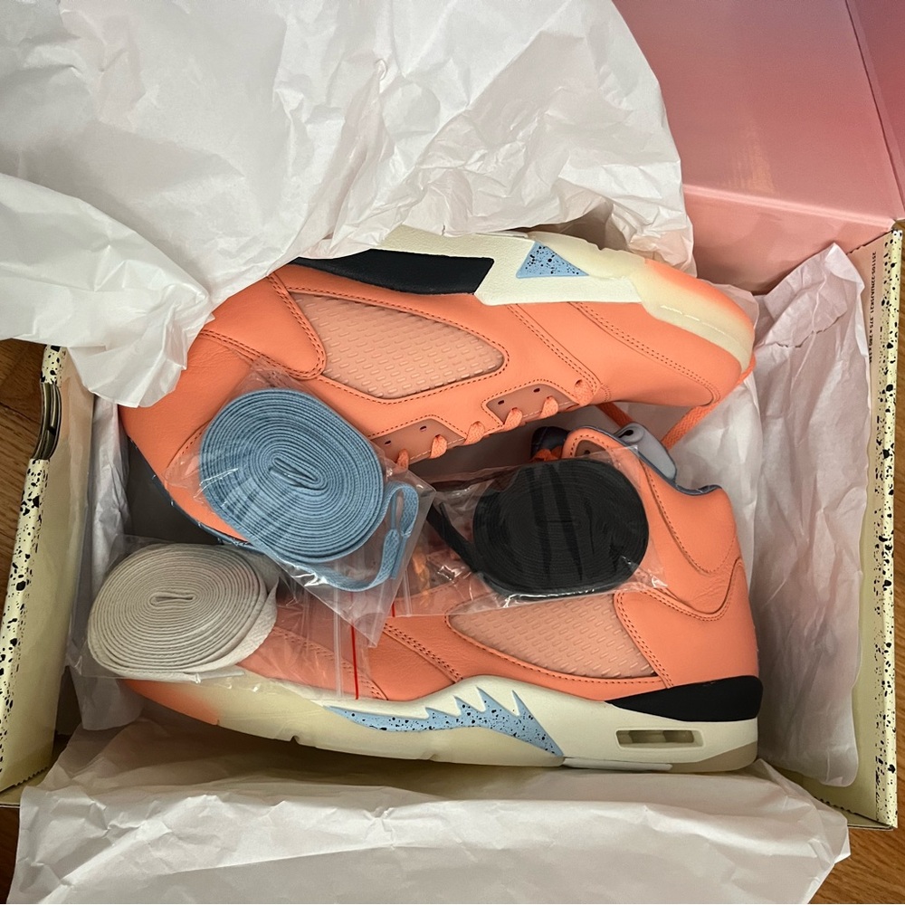 Air Jordan Retro 5 Peach Sneakers